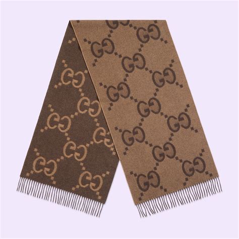 sciarpa marrone gucci|Sciarpa in cashmere GG in marrone scuro e beige .